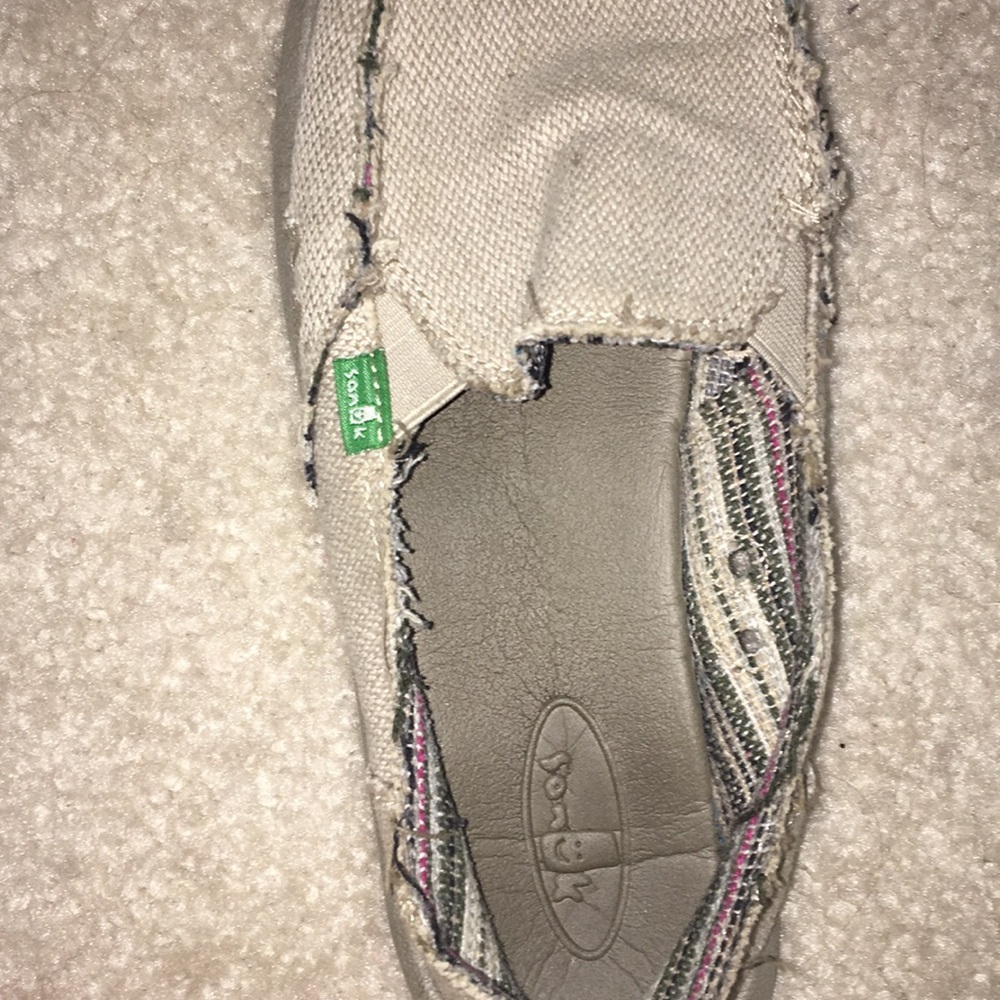 Women’s Sanuk slip on shoes
